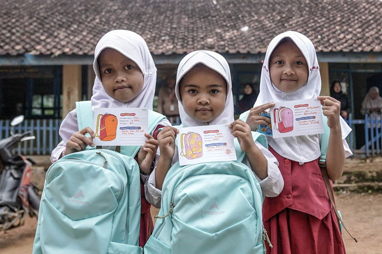 Eiger Junior Kirim 2.000 Tas Sekolah ke Pelosok Negeri, Tebar Harapan untuk Anak-Anak Indonesia