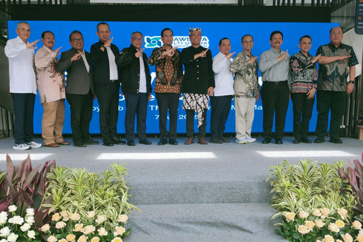 Grand-Opening-2.jpg