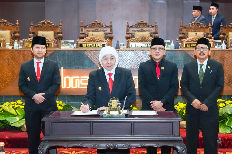Raperda RPJMD 2024-2029 Disahkan, Gubernur Khofifah Apresiasi Sinergi Eksekutif-Legislatif