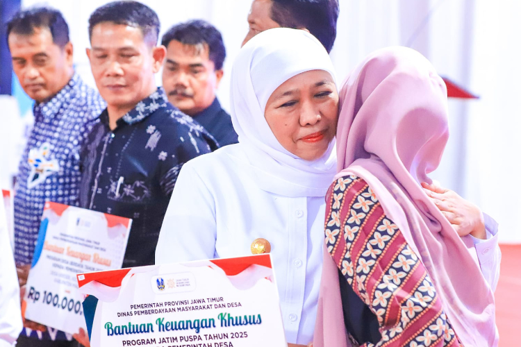 Gubernur-Khofifah-b-19.jpg