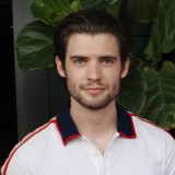 Jelang Peirlisan Superman, David Corenswet Minta 'Restu' Henry Cavill