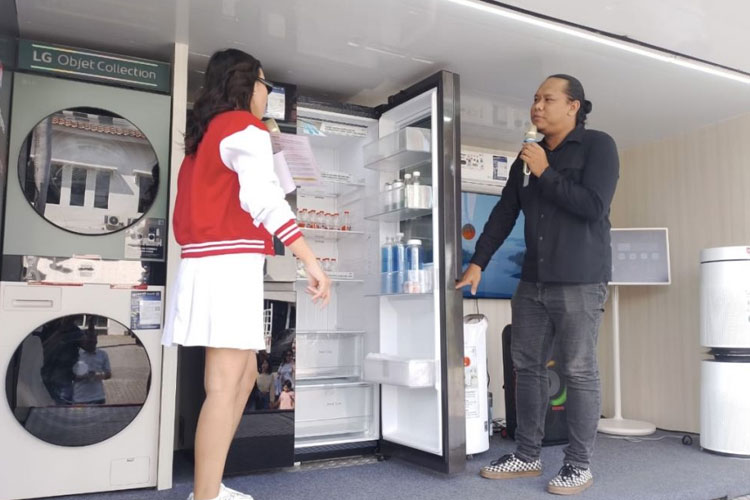 Beragam produk premium LG ditampilkan saat acara Life's Good Truck di Kota Surabaya selama 5-6 Juli 2025. (FOTO: Dok. LG Indonesia)