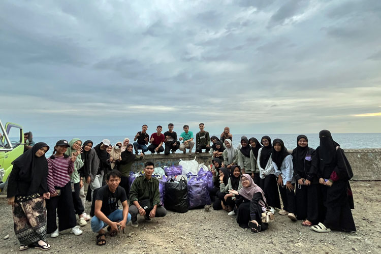 Senja-di-pantai-Rewataa-1.jpg