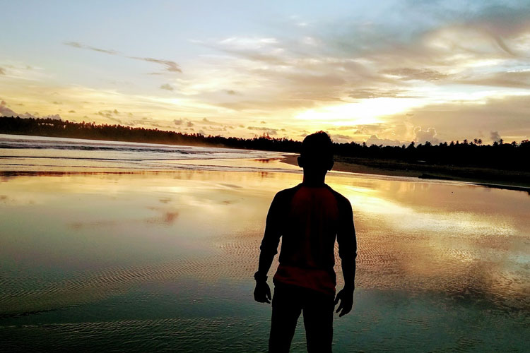 Pantai Rewataa: Permata Pamboang yang Butuh Perhatian Serius