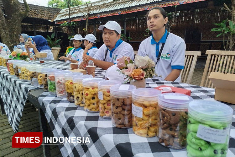 Produksi Kue Kering Merdeka, Pelaku UMKM Disabilitas Kota Madiun Butuh Dukungan Pemasaran