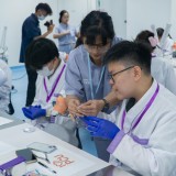 Intip Keseruan Siswa SMA Belajar Jadi Dokter Gigi di FKG UK Petra
