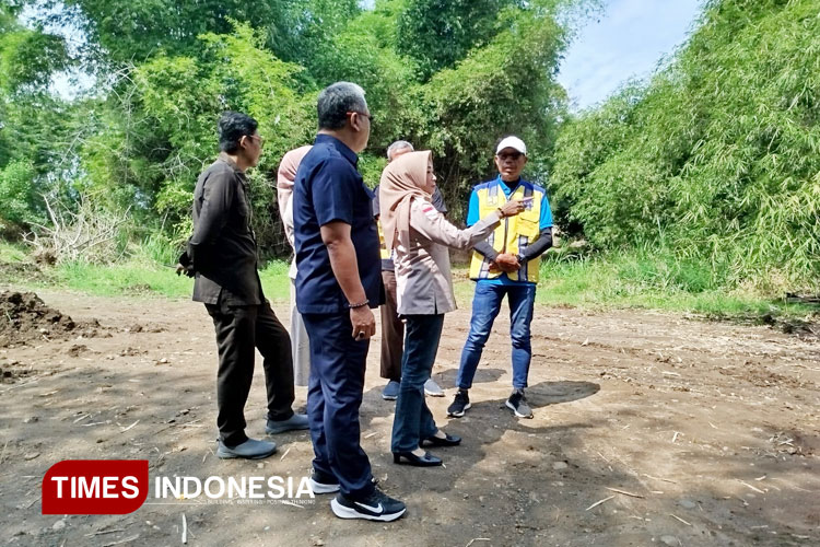 petugas-juru-sungai-BBWS-saat-sidak-2.jpg