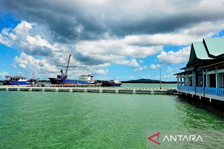 Pelabuhan Selat Lampa Natuna Kantongi Izin Lokasi Ekspor-Impor