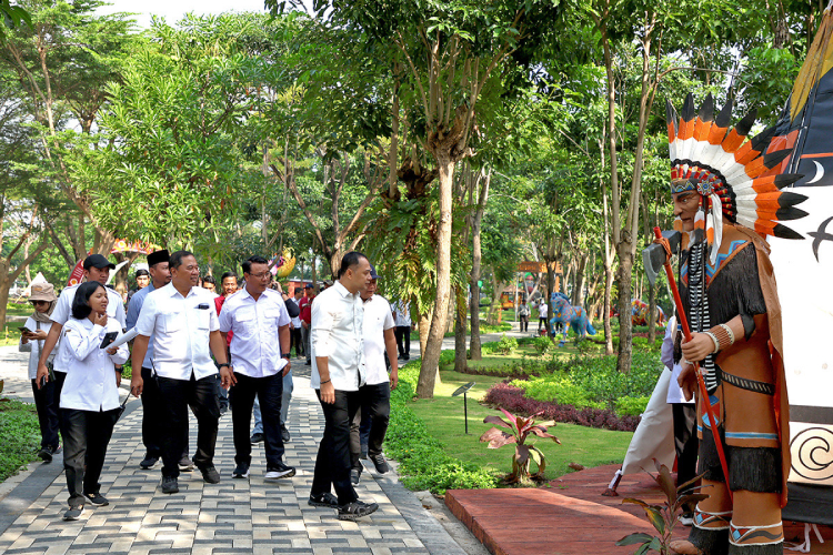 Taman-Harmoni-b.jpg