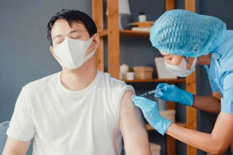 Imunisasi untuk Dewasa: Langkah Penting Cegah 20 Penyakit Mematikan