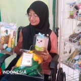 Gadis Difabel asal Banjarnegara Sukses Usaha Mainan Edukasi