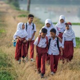 Tips Mencari Teman saat Masuk Sekolah