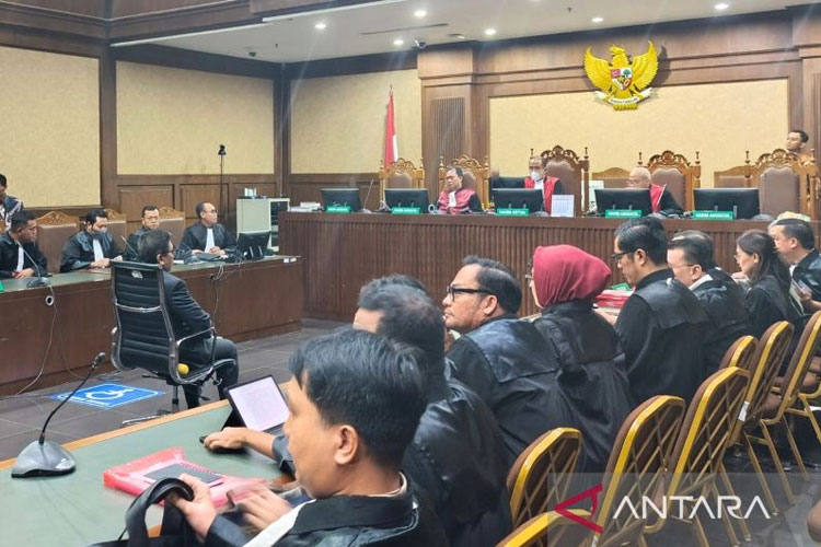 Hasto Kristiyanto Bacakan Pleidoi Tulisan Tangan Setebal 108 Halaman