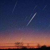 Fenomena Langit Malam ini, Ada Moon Buck hingga Hujan Meteor