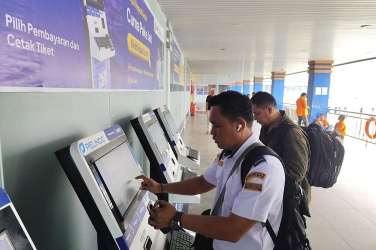 Antusiasme penumpang kapal laut menggunakan E-Ticketing.(Dok.MKP)