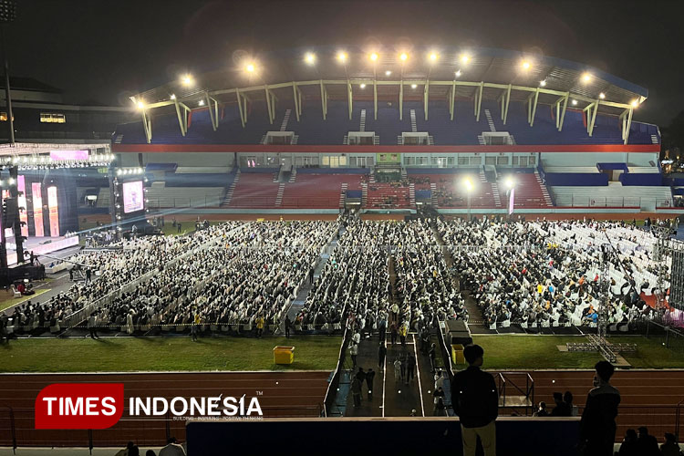 Lebih-dari-15-ribu-orang-menghadiri.jpg