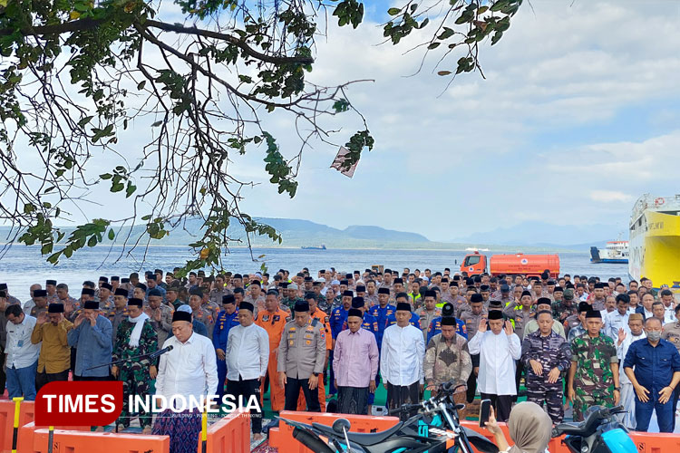 Selat Bali Jadi Saksi Seluruh Elemen di Banyuwangi Langitkan Doa Untuk Korban KMP Tunu Pratama Jaya