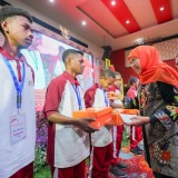 Berhasil Tembus PTN, Gubernur Khofifah Apresiasi 105 Siswa 