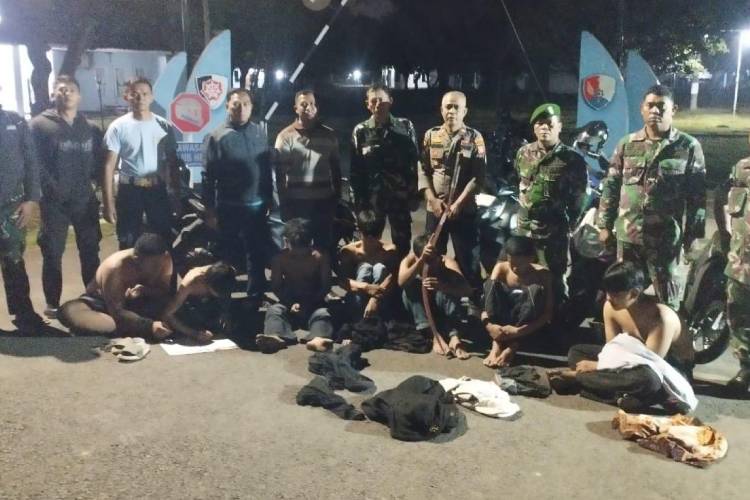 Aparat gabungan mengamankan anggota geng motor di Kabupaten Majalengka. (FOTO: Kodim 0617 Majalengka for TIMES Indonesia)
