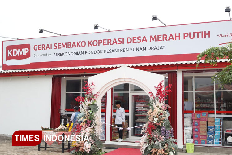 Gerai sembako koperasi desa merah putih di Desa Dapet Balongpanggang Kabupaten Gresik (Foto: Akmal/TIMES Indonesia)