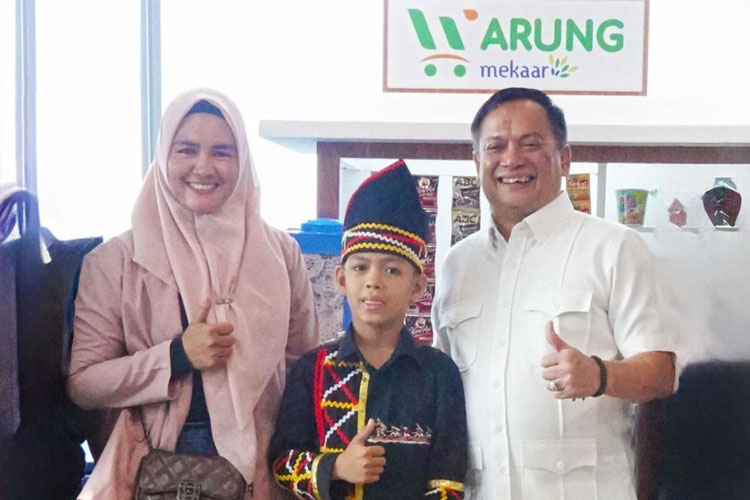 PNM bersama Ibu Rani Ridawati dan Rayyan Arkan Dikha. (FOTO: dok. PNM)