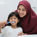 Ajarkan Anak Gosok Gigi Sejak Dini, Ini Waktu yang Tepat