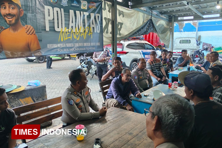Sosialisasi Zero ODOL, Polres Pelabuhan Tanjung Perak Ajak Sopir Truk Tekankan Kesadaran Kolektif