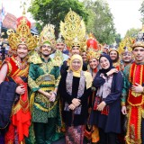 Gubernur Khofifah Apresiasi Banyuwangi Ethno Carnival 2025, Budaya Lokal Jadi Mendunia