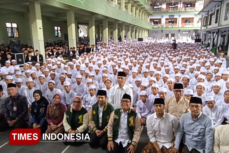 Mentri-PMK-saat-pantau-PKG-di-ponpes-Al-Falah-a.jpg