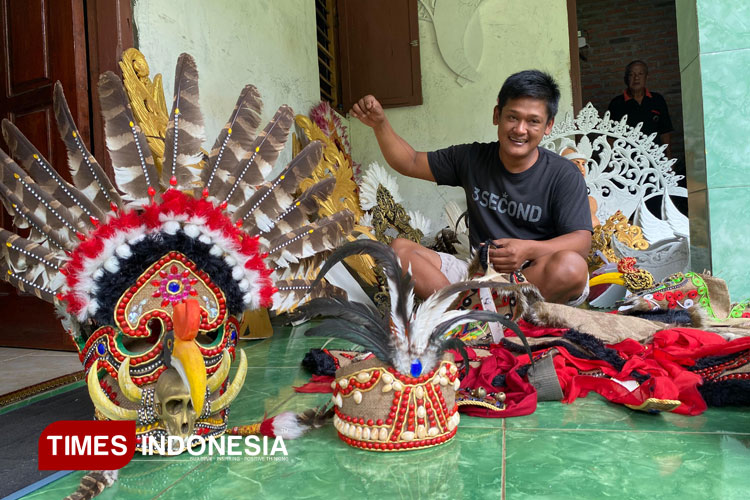 Dari Limbah Jadi Cuan, Kreativitas Pemuda Jombang Raup Puluhan Juta Lewat Kostum Karnaval