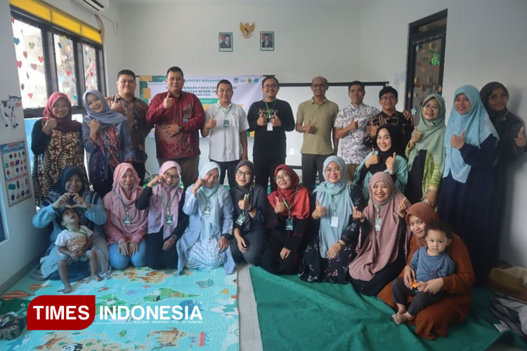 Tim Dosen Fakultas Psikologi UNJ dan Warga Depok Dorong Pentingnya Peran Ayah di Era Indonesia Emas 2045. (FOTO: AJP TIMES Indonesia)
