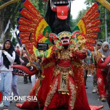 Lestarikan Budaya Lokal, Kokoon Hotel Banyuwangi Tampilkan Kostum Barong di  Banyuwangi Ethno Carnival 2025