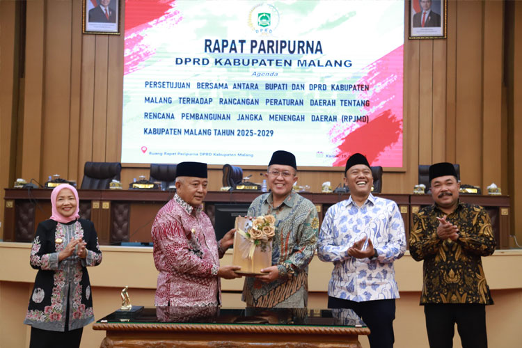 DPRD dan Bupati Sepakati Rancangan RPJMD Kabupaten Malang 2025-2029