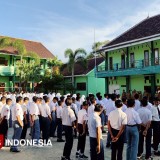 Siswa Baru SMKN 1 Klabang Bondowoso Dapat Seragam Gratis di Hari Pertama MPLS
