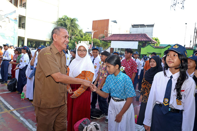 Dinas Pendidikan Surabaya Pastikan MPLS Berlangsung Ramah dan Menggembirakan