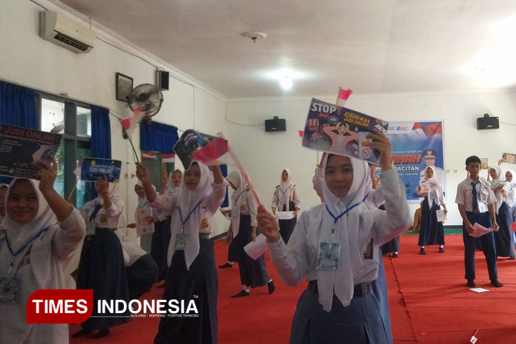 Suasana-Ceria-MPLS-SMAN-1-Pacitan-3.jpg
