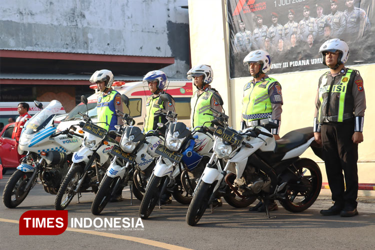 memimpin-Apel-Gelar-Pasukan-Ops-Patuh-Semeru-2025.jpg