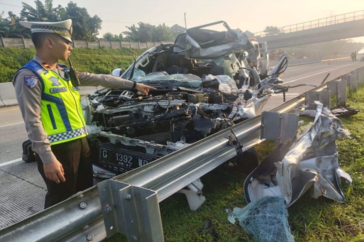 3 Tewas, Insiden Maut Pajero di Tol Batang-Semarang