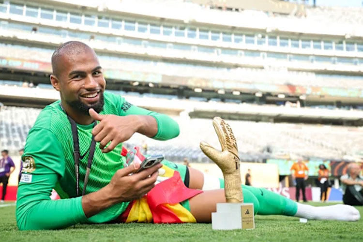 Kiper Chelsea Robert Sanchez mendapat gelar kiper terbaik turnamen Piala Dunia Antarklub 2025, bersanding dengan rekannya Cole Palmer yang meraih gelar Pemain Terbaik. (Foto: Chelsea)