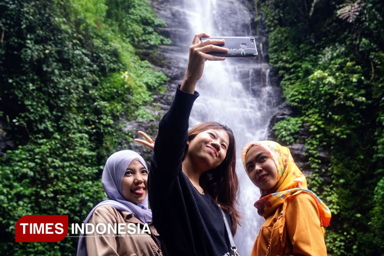 Air-Terjun-Dlundun.jpg