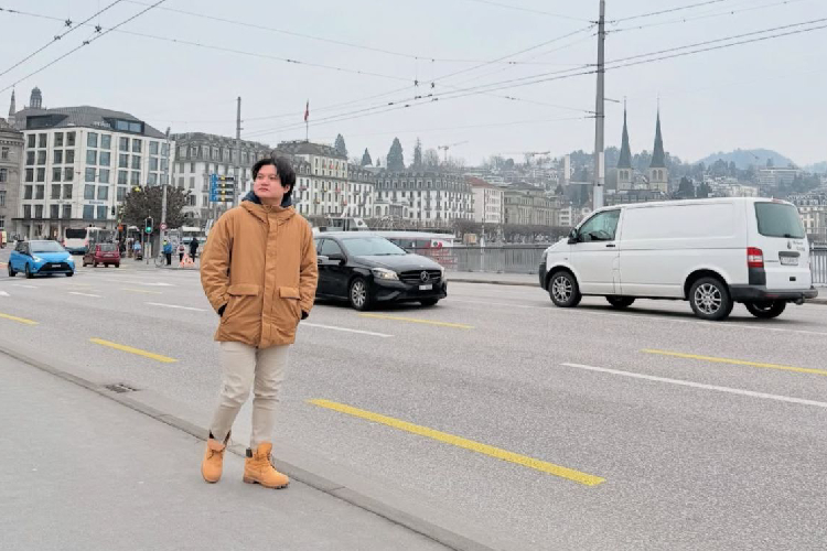 Angger Bayu Aji Hadirkan Nuansa Retro Modern di “Jangan Buat Kesal”