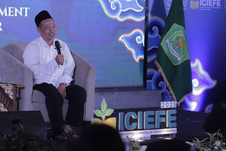 Gus Baha Ajak Manusia Waspada terhadap Krisis Bumi