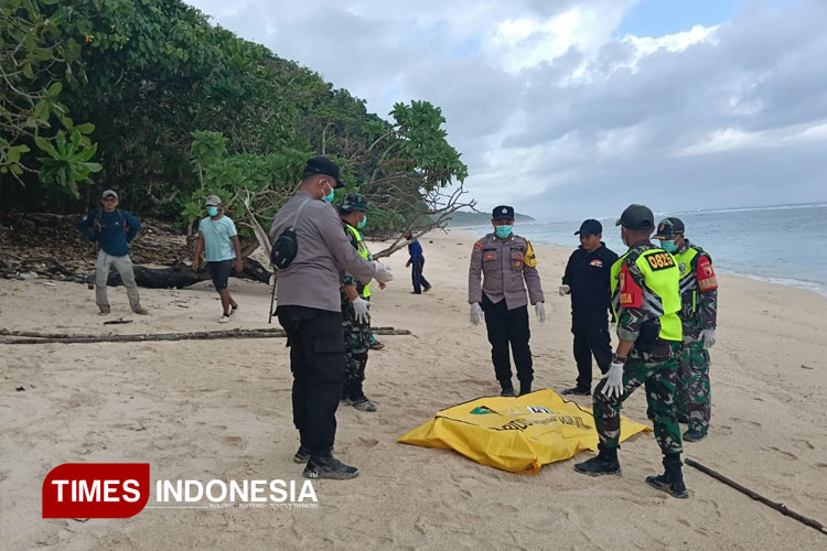 Diduga Korban KMP Tunu Pratama Jaya, Jasad Perempuan Ditemukan di TN Alas Purwo