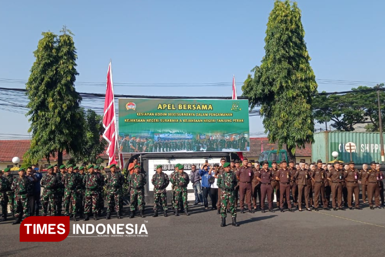 Markas Komando Distrik Militer (Makodim) 0830 Surabaya menggelar apel Pengamanan Kejari tahun 2025, Selasa (15/7/2025). (Foto: Hamida Soetadji/TIMES Indonesia)