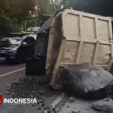 Truk Angkut Batu Terguling di Tanjakan Tepung Kanjut Kota Banjar, Ini Penyebabnya