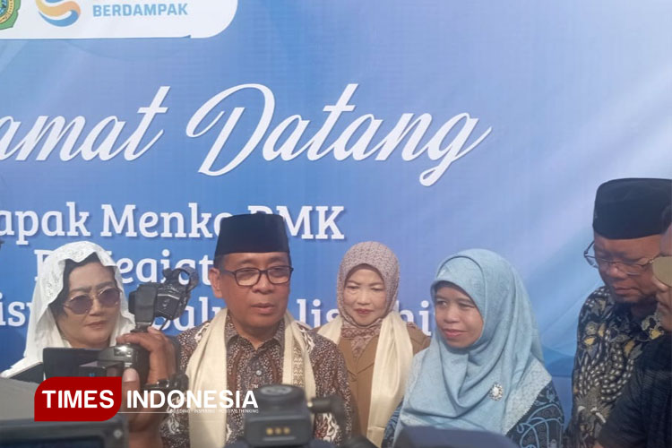 Soroti Penguasaan Bahasa dan Literasi Digital, Menko PMK Dorong SDM Pesantren Unggul