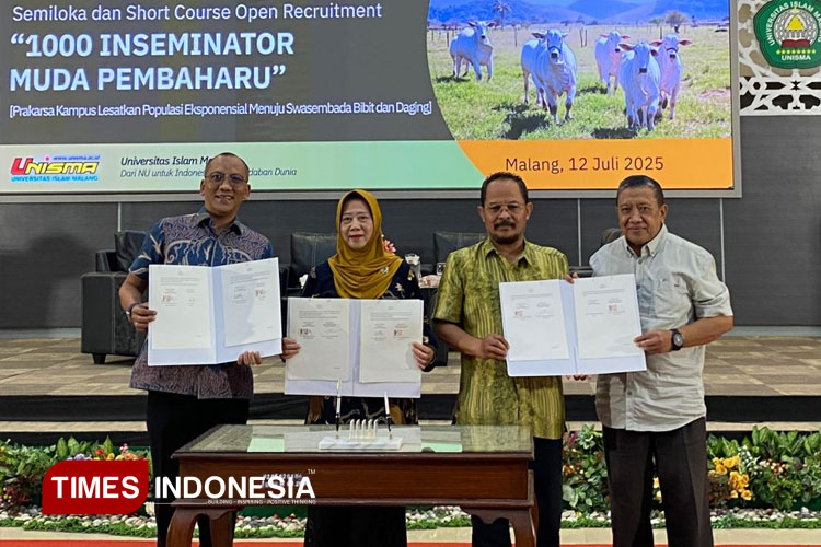 KPS Magister Peternakan Pascasarjana Unisma Malang, Dr. Ir. Inggit Kentjonowaty, M.P. usai melakukan penandatanganan kerjasama dengan My Desa Institute. (FOTO: AJP TIMES Indonesia)