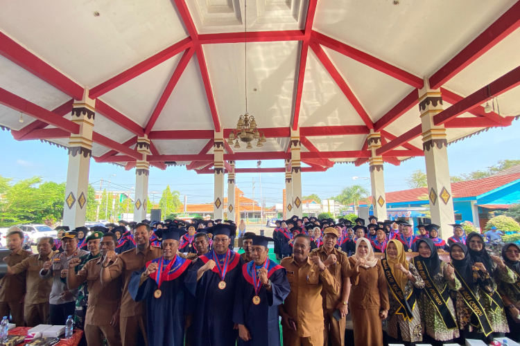 99 Orang Tua Hebat Diwisuda, Ujung Tombak Tangani Stunting di Kabupaten Mojokerto