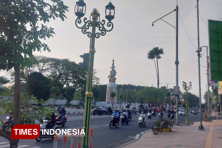Trotoar di Tengah Kota Sidoarjo Kian Cantik dengan Lampu Hias Bergaya Klasik