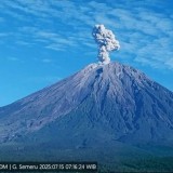 Gunung Semeru Empat Kali Erupsi Pagi Ini, Warga Diminta Waspada Lahar dan Awan Panas